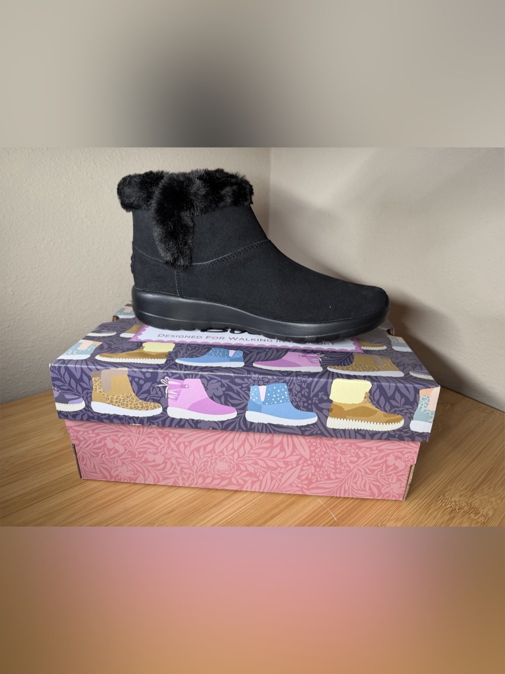 Skechers Women Go Walk Joy Black Faux Fur Water Repellant Anti-Slip Sz 7 NIB